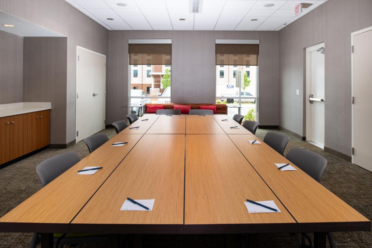 Springhill Suites By Marriott Greensboro Airport Екстер'єр фото