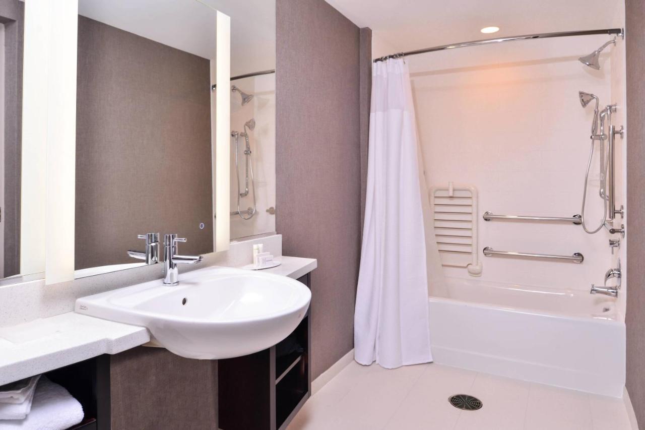 Springhill Suites By Marriott Greensboro Airport Екстер'єр фото