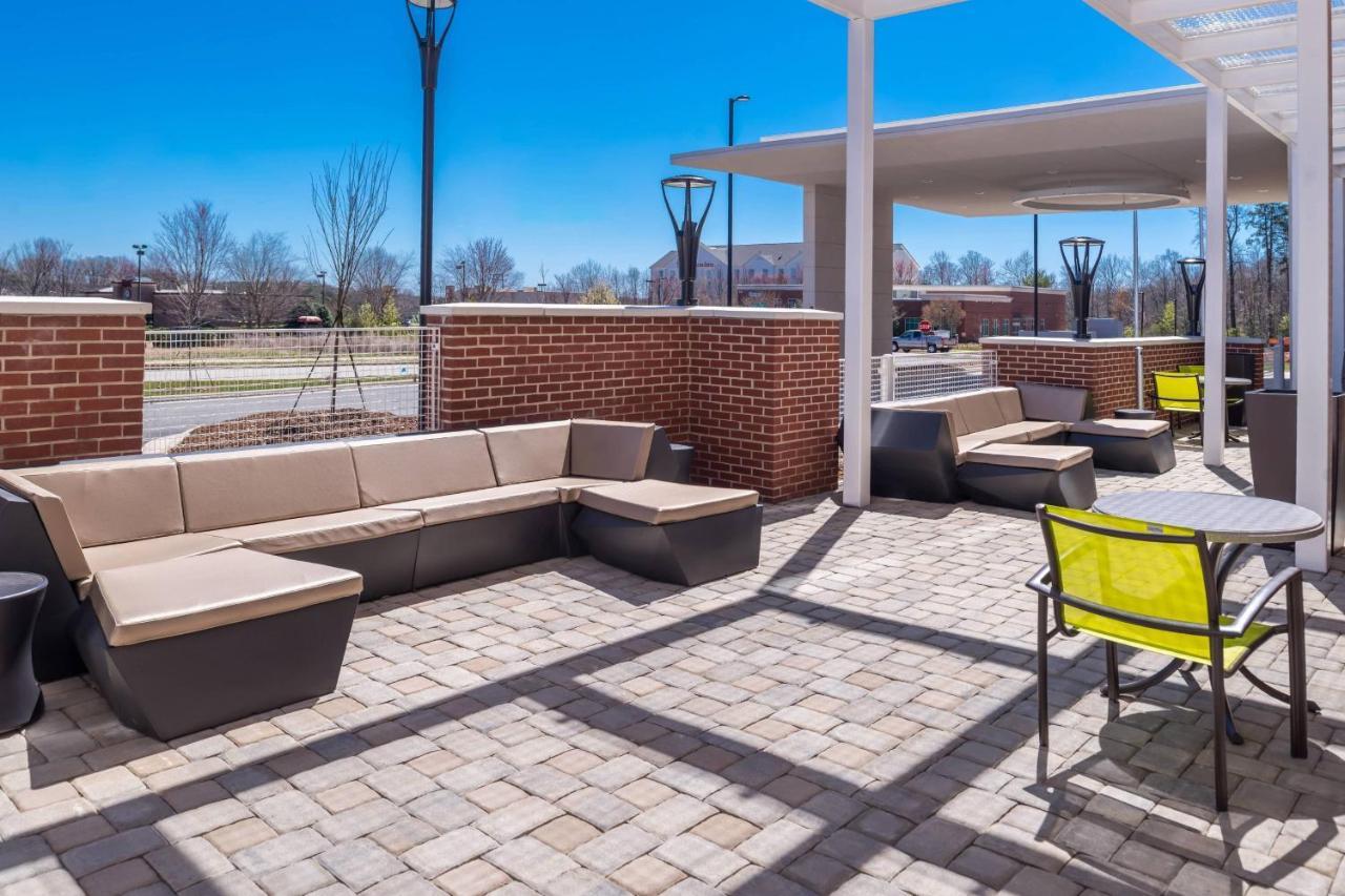Springhill Suites By Marriott Greensboro Airport Екстер'єр фото
